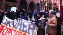 Bologna, Napolitano contestato dagli Indignati