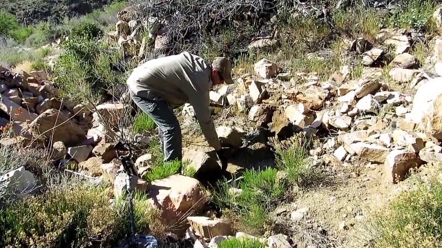 Metal Detecting for Gold Nuggets with a Minelab GPX 5000 Metal Detector