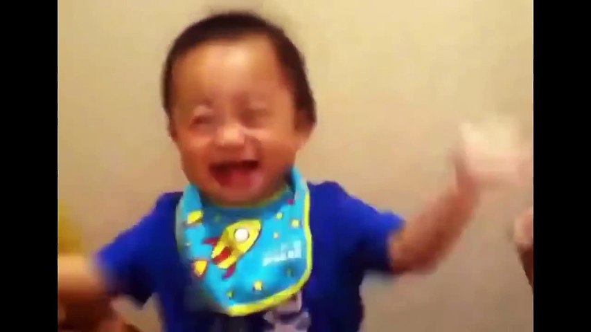 レモンを生まれて初めて食べた赤ちゃんが可愛すぎる おもしろハプニング Video Dailymotion