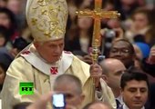 Vídeo del Vaticano: el Papa Benedicto XVI ofició la misa de Nochebuena