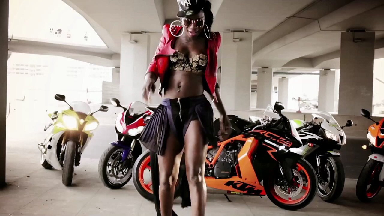 Angola - Titica - First African Dude Diva - Ablua