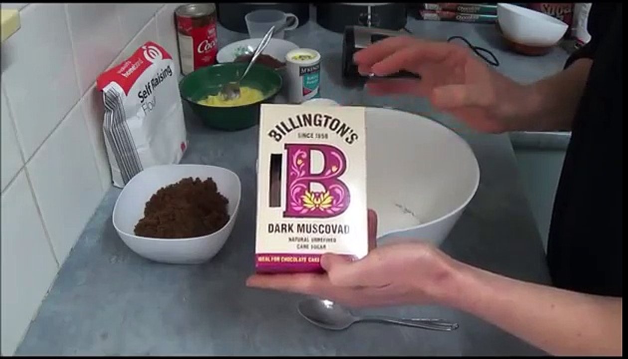 how to make a yummy chocolate cake