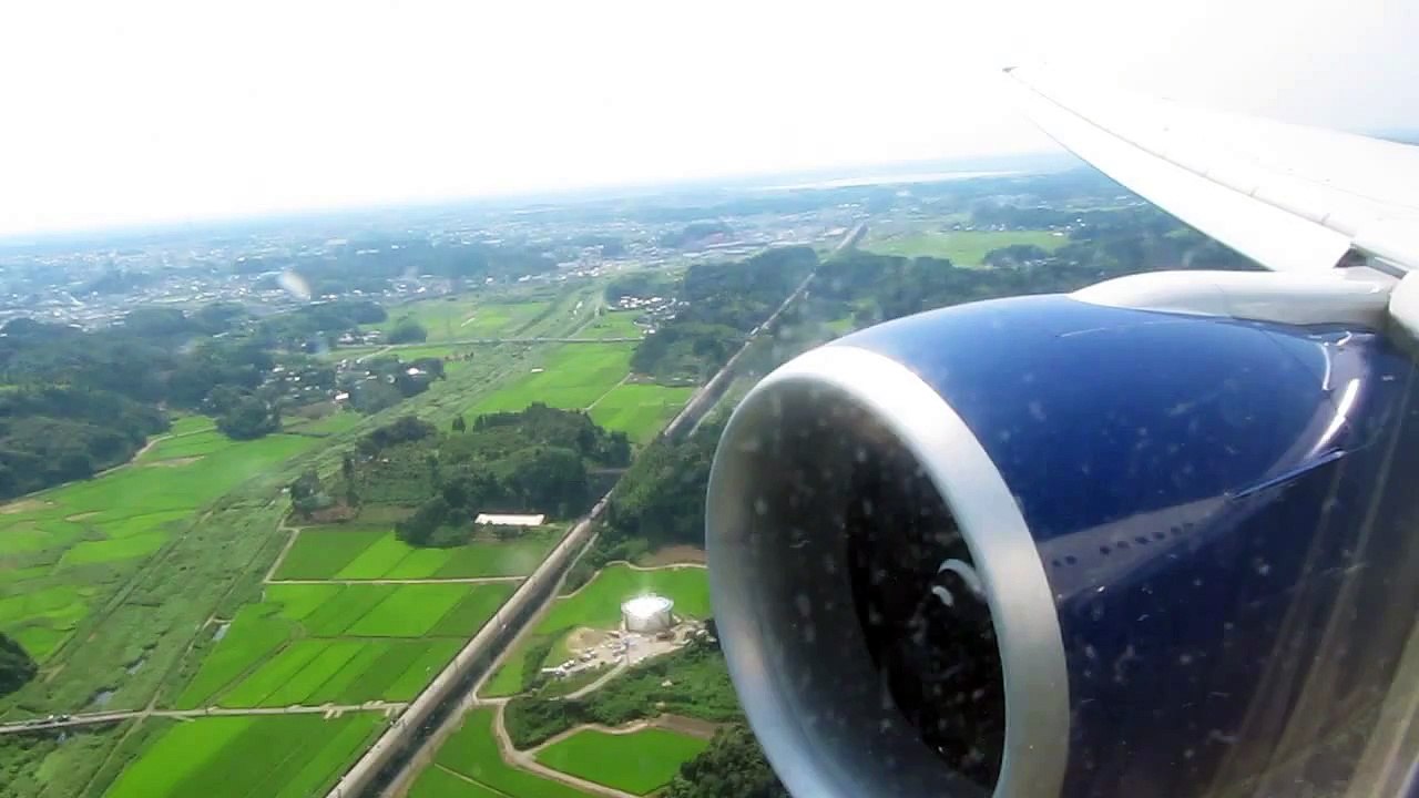 Delta Airlines 777-200LR Landing Tokyo Narita Airport