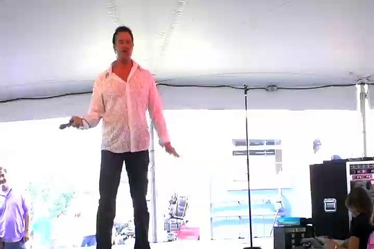 Casper Slee sings 'An American Trilogy' Elvis Week 2009
