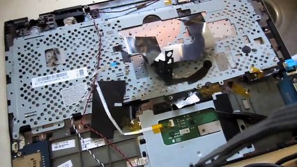 Laptop Repair: Samsung qx411 Keyboard Removal