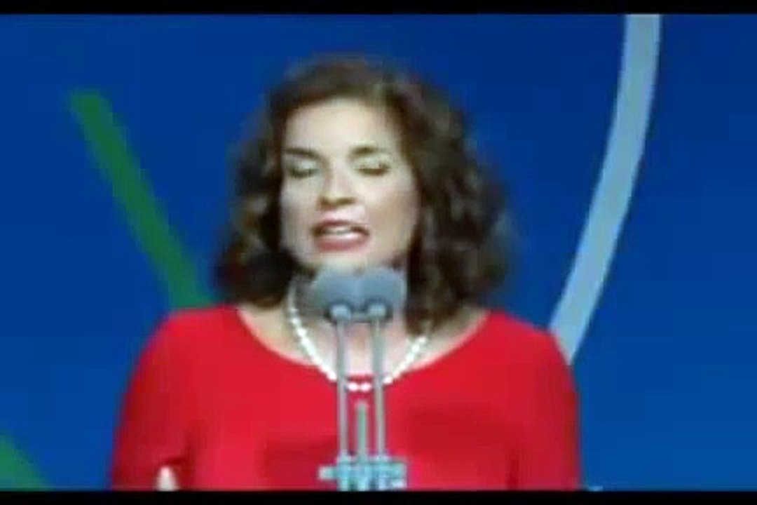 Chuck Norris se cabrea escuchando a Ana Botella hablando inglés | "A relaxing cup of café con leche"