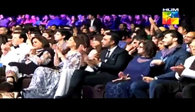 When Saba Qamar Won Best Actress Award @ Hum Tv Awards...Check The Reaction Of Mahira Khan