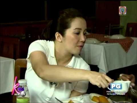 Kris tries fried frog at Everybody's Cafe