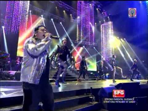 Vice Ganda soars in concert opening