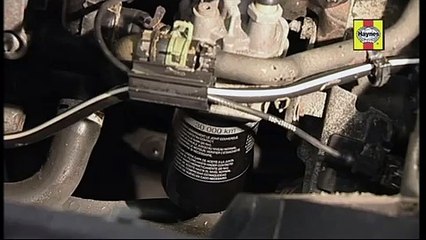 Car engine oil and filter change