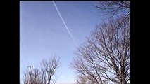 ChemTrails Low Altitude with AirPlane Flying at Higher Altitude with NO ChemTrails!