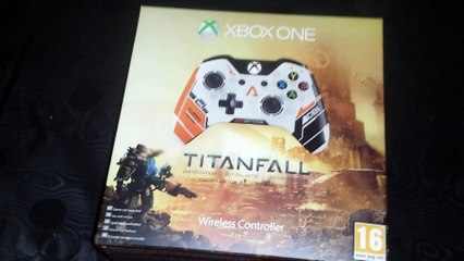 Unboxing : Manette Xbox One Éd.  limitée " Titanfall "