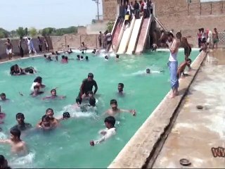 ٹوبہ ٹیک سنگھ گرمی سے تنگ شہریوں نے نہروں اور سوئمنگ پولز کا رخ کرلیا