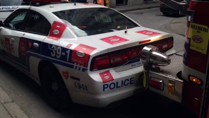 Firefighters arrived to extinguish the fire, but they are hampered by cars