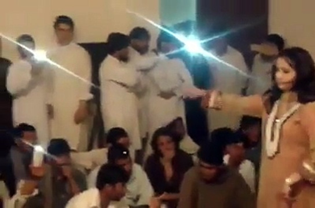 Pashto dance, pashto songs, pashto tapay, pashto tang takor, pashto local girl dance, home dance,