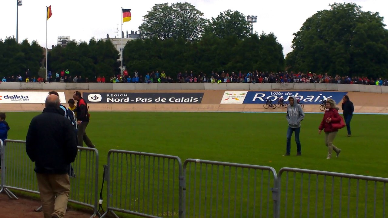 Paris-Roubaix Espoirs 2015 : L'arrivée pour la 2e place