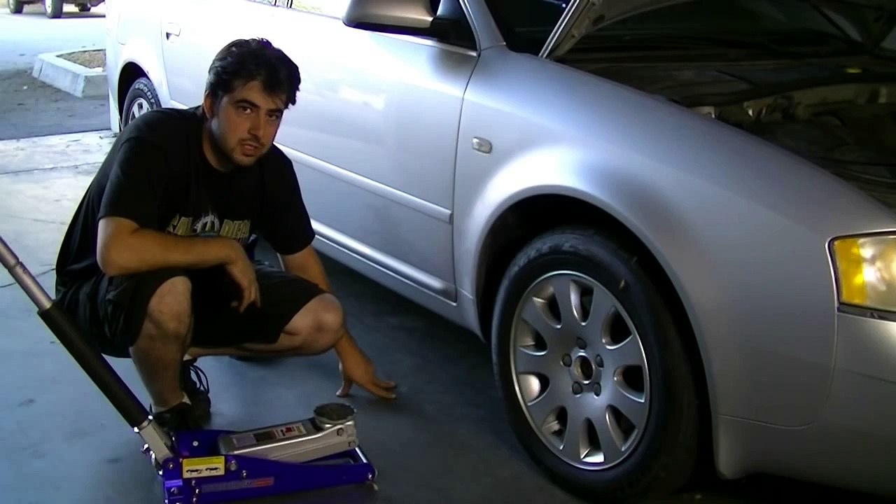 How to Remove and Replace an Engine Oil Pan and Gasket - AUDI VW 2.8L DOHC Engine