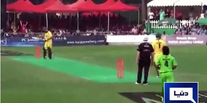 Australia thrashes Pakistan in Hong Kong Super Sixes