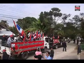 แดงย่ามใจเจอดี! การ์ดบ้าน ปธ.กปปส.เชียงรายขยำพวงหรีดทิ้งต่อหน้า-หวิดปะทะ 2014/01/16