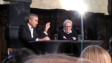 فيديو واضح يوثّق الطريحة الّي كلاها برنارد ليفي