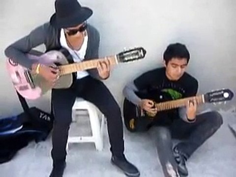 Labios Rotos cover O_o (musica de comedor)