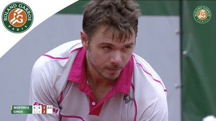 Скачать видео: Temps forts S. Wawrinka - G. Simon Roland-Garros 2015 / 8e de finale