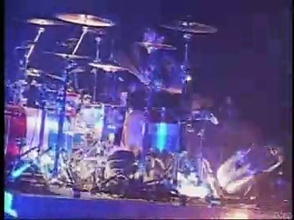 Travis Barker (Drum)