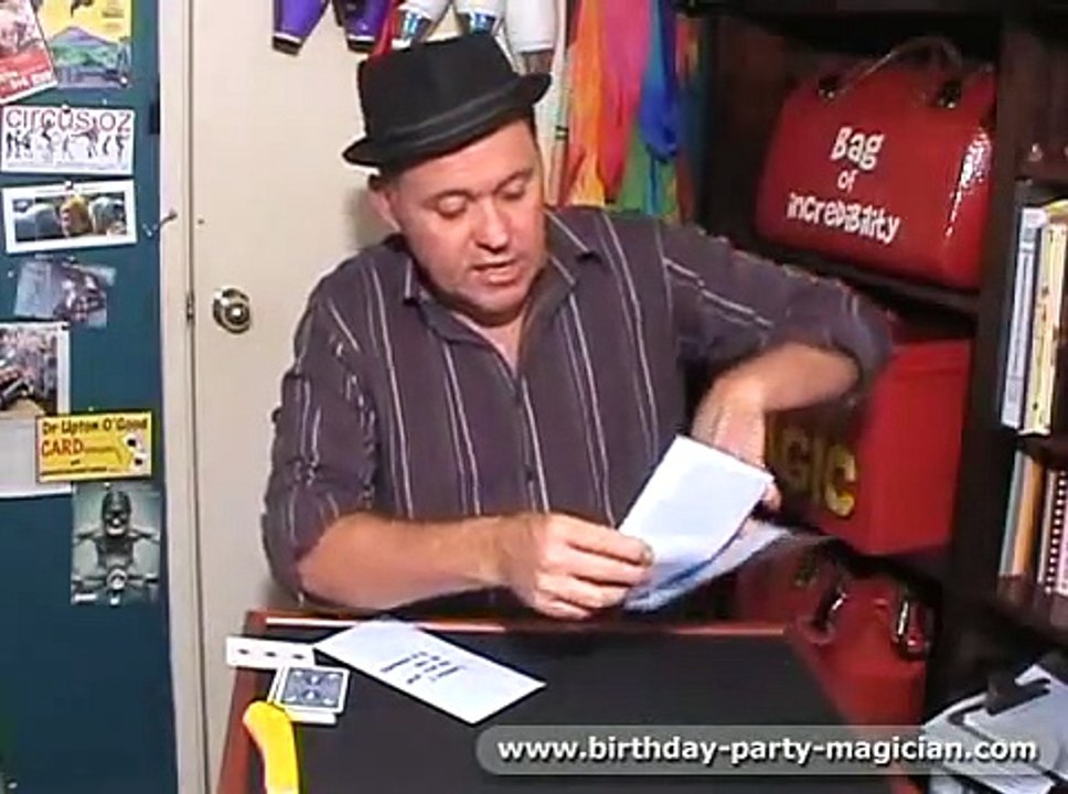 Easy Mind Reading Card Trick - Easy To Do - Online Magic Tutorial - Magic School