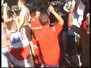 England Football Fans Sing - Vindaloo
