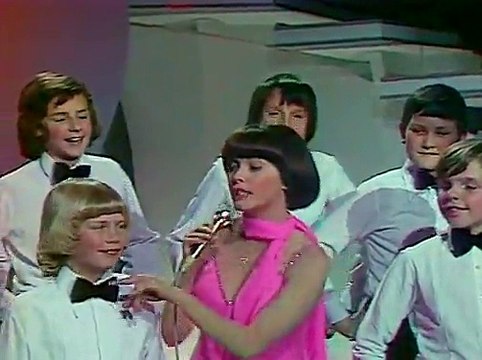 Mireille Mathieu - Tous Les Enfants Chantent Avec Moi (Système Deux, 02.05.1976)