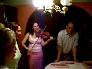 Soplando la velita en mi cumple