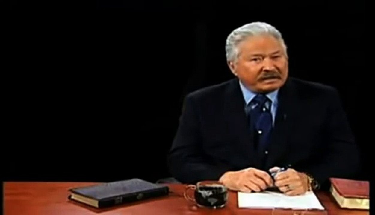 Antithesis plural image