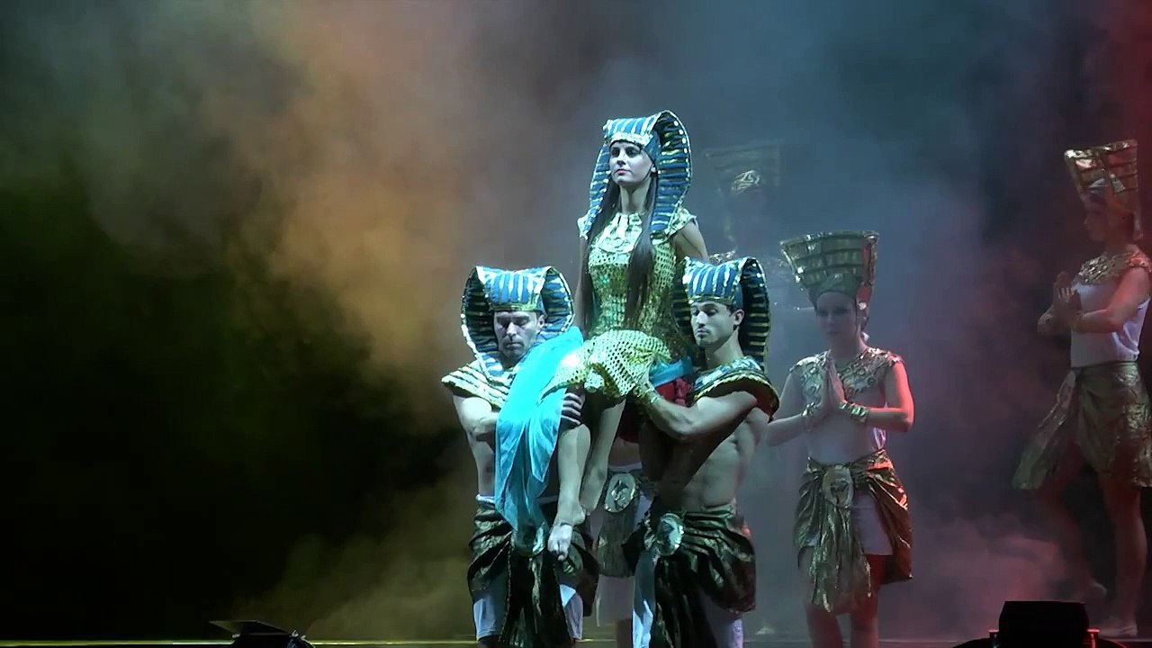 A tribute to Michael Jackson - Black or White
