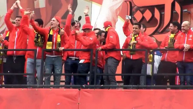 Wilshere leads anti-Tottenham chants during FA Cup celebrations [VIDEO]
