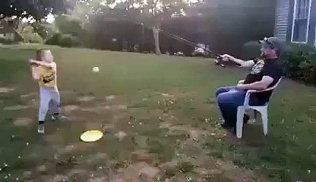 Ce mec a Trouvé une solution de Ouf pour jouer avec son Fils sans Efforts