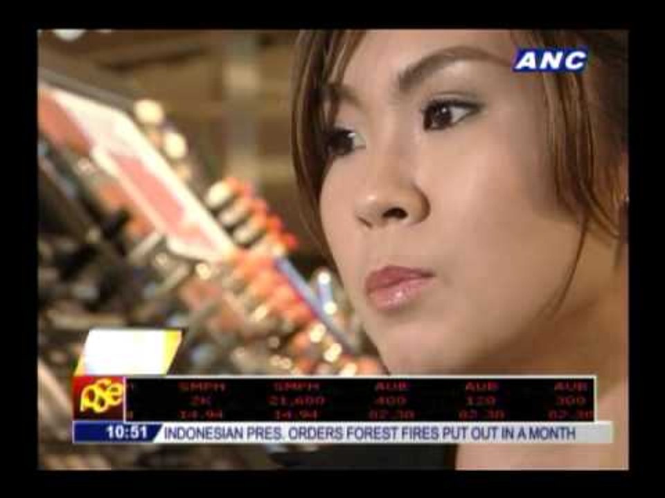 Experts give tips on how to cut costs on bridal makeup