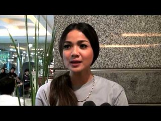 Nirina Zubir Hanya Lakukan Perawatan Rambut di Rumah