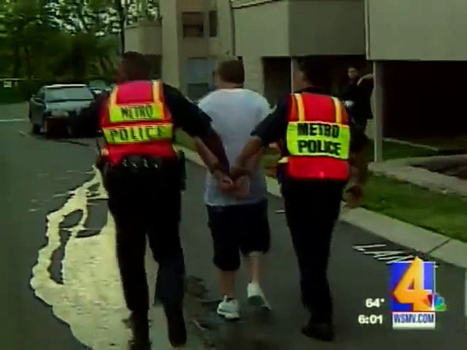 Cet homme sauve son chien des flammes et se fait arrêter par la police