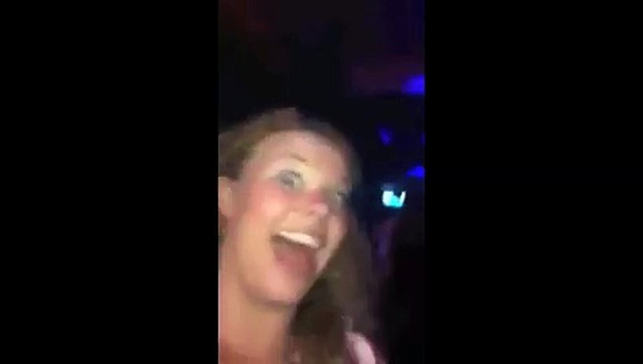 Un monstre sur la piste de danse : Boite de nuit en australie