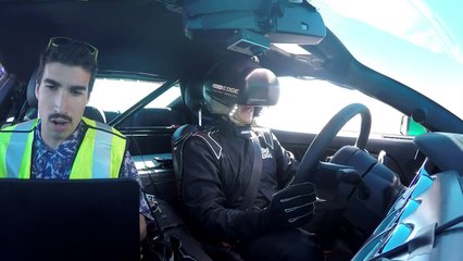 Session de drifts avec un casque Oculus Rift plongeant le pilote dans un monde apocalyptique 