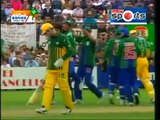 Shahid Afridi Dangerous Bowling,