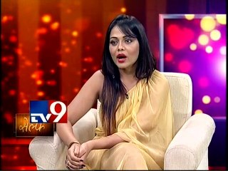 Prarthana Behere 'KISSING' with Vikas Patil,SELFIE-TV9 /part2
