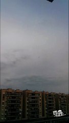 OVNI / UFO liberando esferas sobre Roma