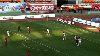 Un gardien chinois boit un coup et il prend un but !