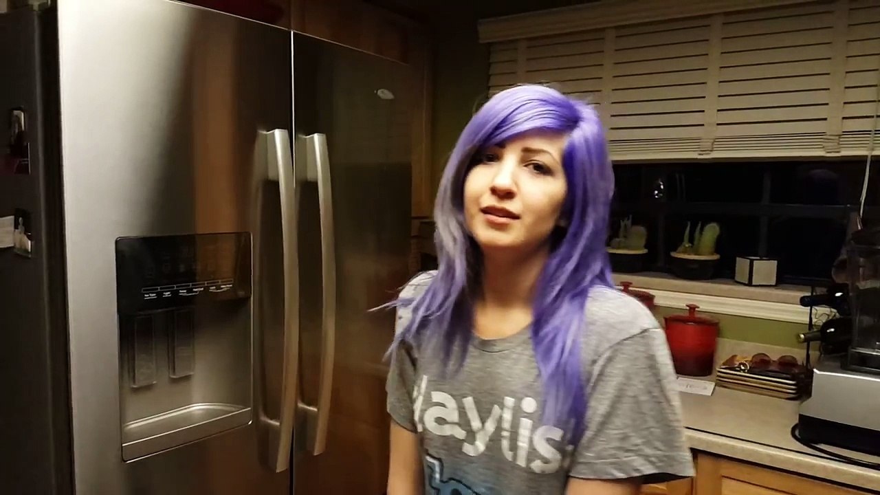 De quelle couleur sont ses cheveux ?