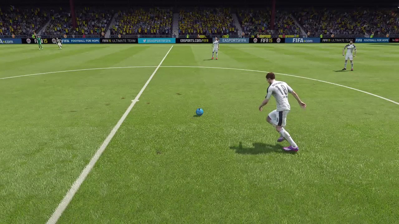 Freistoß tor von der Mittelinie