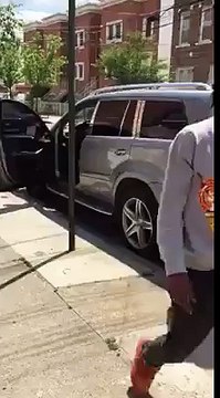 Danse avec des jambes tordues