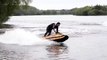 Ant Burgess fait des figures incroyables en jet ski