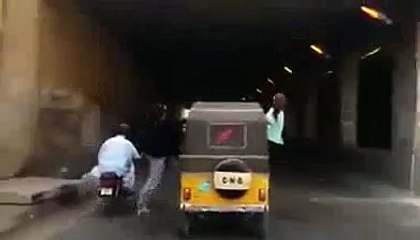 Pakistani Girls Doing Stunt With Auto Rickshaw - Miscellaneous Videos