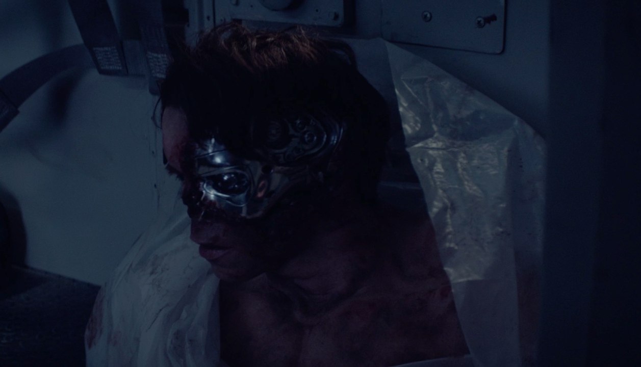 Terminator Genisys: Terminator retrouve Sarah Connor [EXTRAIT]